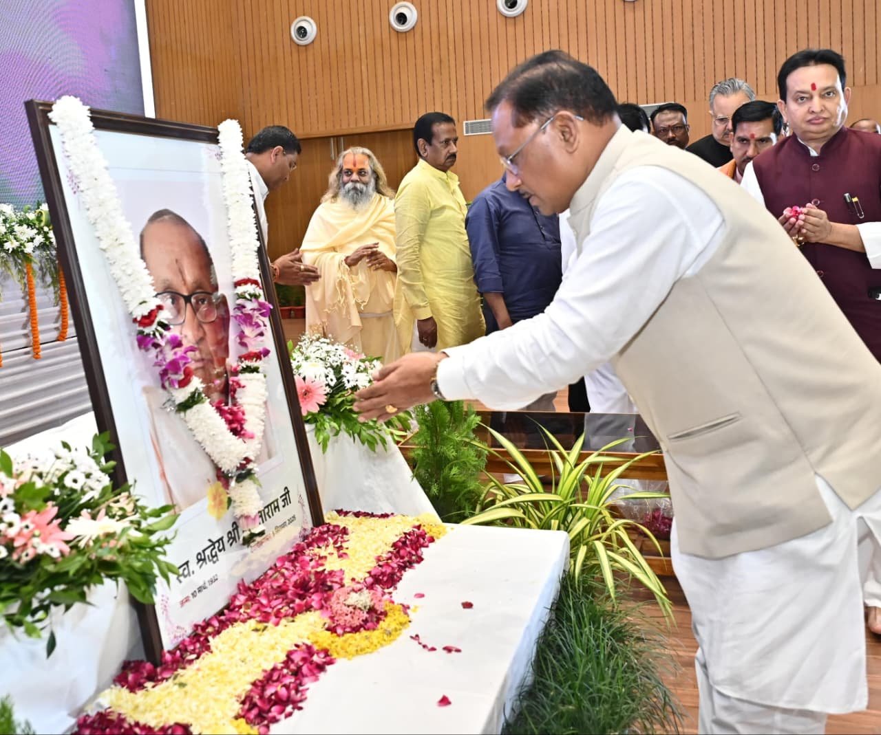 (रायपुर) मुख्यमंत्री विष्णुदेव साय ने शांताराम सर्राफ को अर्पित की श्रद्धांजलि