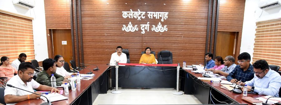 (दुर्ग) नक्शा नवीनीकरण के कार्यों को विशेष अभियान चलाकर करें पूर्ण-कलेक्टर  