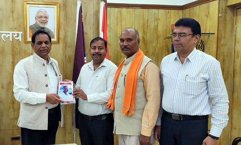 (बिलासपुर) केंद्रीय विश्वविद्यालय के कुलपति से सहकार भारती प्रतिनिधियों की सौजन्य भेंट