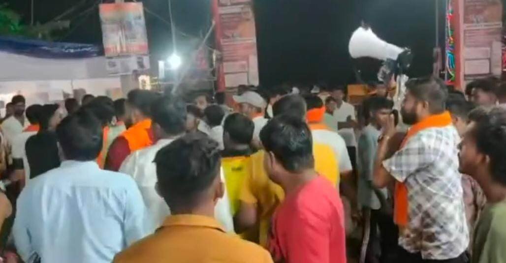 (भिलाई) भिलाई में गरबा के दौरान बजरंग दल और दुर्गा समिति के युवकों के बीच झड़प, एक युवक घायल