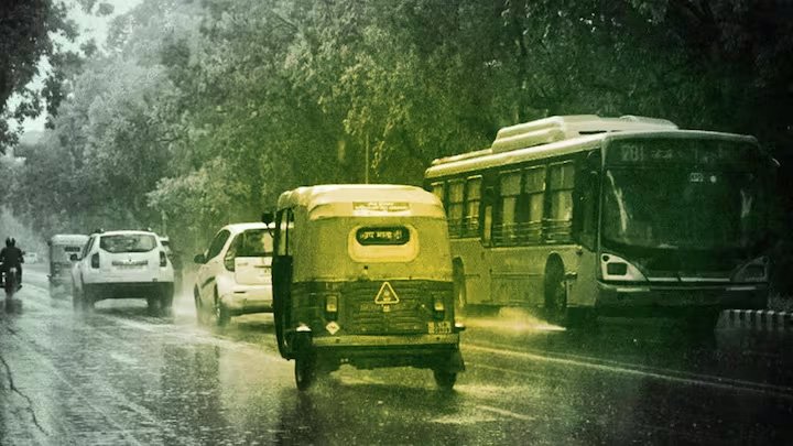 उत्तर भारत में भीषण गर्मी से मिल सकती है राहत, अंधड़-बारिश का अलर्ट 