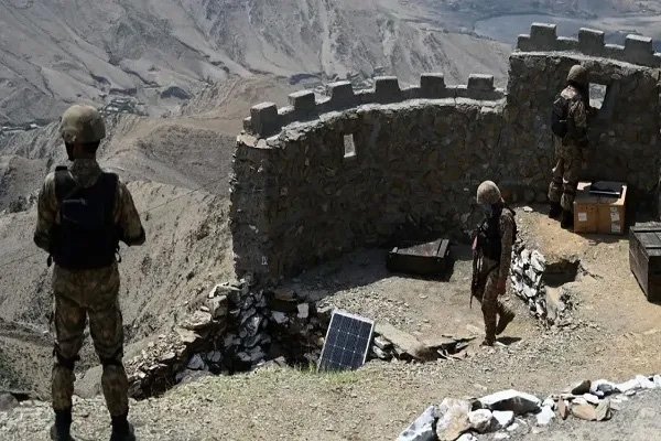 पाकिस्तान-अफगानिस्तान के बीच फिर झड़प, कई टैंक हुए तबाह; दोनों ने चौकियां कब्जाने का किया दावा