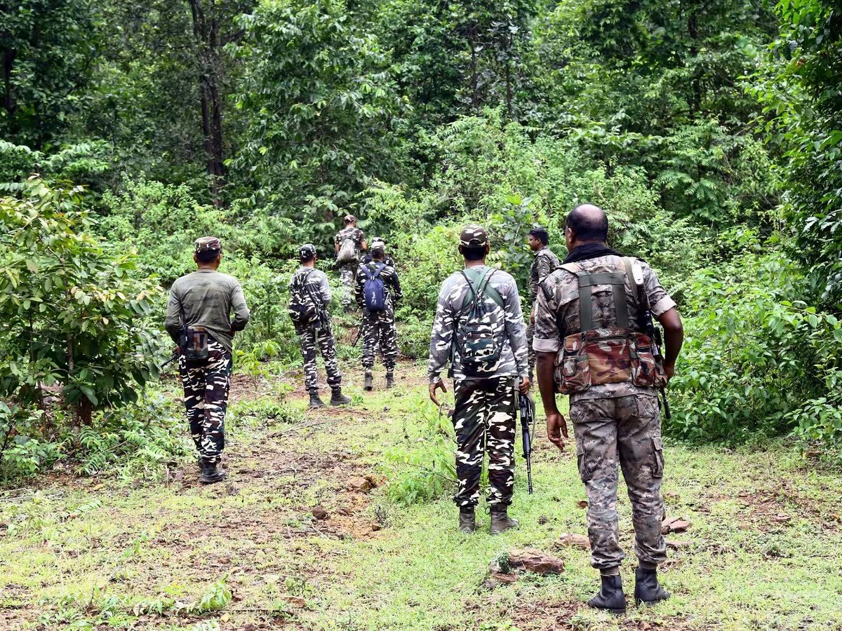अबूझमाड़ मुठभेड़ को नक्सलियों ने बताया फर्जी : रायपुर लाकर 2 नक्सलियों की हत्या का आरोप, सुप्रीम कोर्ट जाने की तैयारी में परिजन