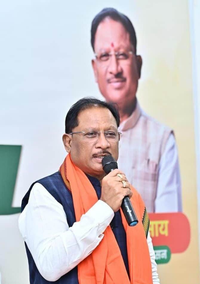 (रायपुर) गंगरेल डुबान क्षेत्र की 11 मछुआ सहकारी समितियों को मिला मछली पालन का पुन: हक