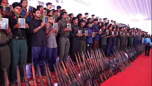 (नारायणपुर)  छत्तीसगढ़ में 208 माओवादियों ने डाले हथियार, लाल आतंक से मुक्त हुआ उत्तरी बस्तर