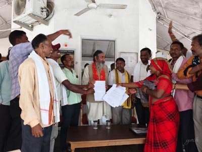 (भानुप्रतापपुर)  बीएसपी ,आरीडोगरी एवं सीएमडीसी मांईस में/स्थानीय युवाओं को रोजगार दिलाने की मांग को लेकर सांसद को सौपे ज्ञापन