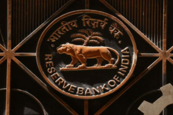 इस बैंक के खिलाफ RBI का बड़ा एक्शन, लाइसेंस किया रद्द; पैसे की जमा और निकासी पर लगाई रोक