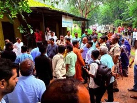 (कोरबा) ग्रामीणों की सात सूत्रीय मांगें बनी दीवार, हरदी बाजार की जमीन पर कब्जे की कोशिश नाकाम