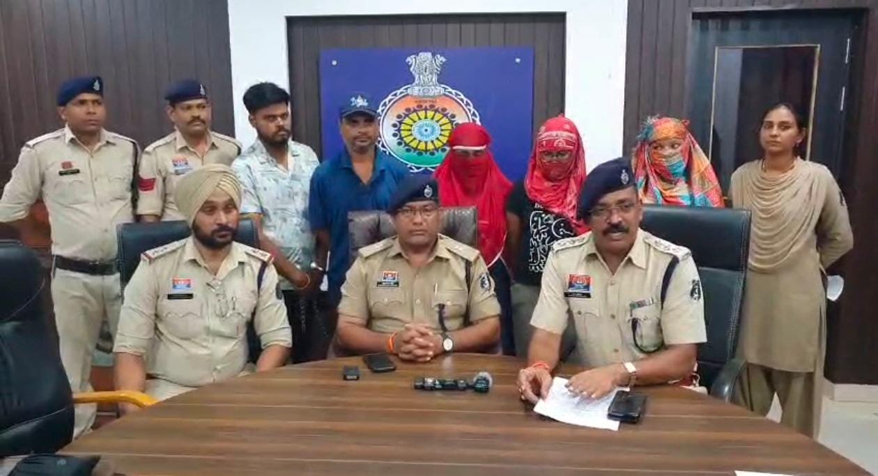 (दुर्ग) शेयर मार्केट में निवेश के नाम पर धोखाधड़ी करने वाले गिरोह का भंडाफ ोड़, पांच गिरफ्तार