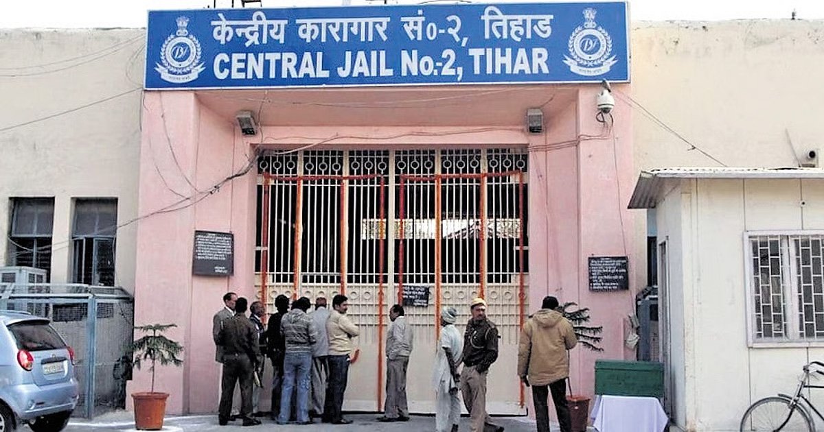 तिहाड़ जेल से अफजल गुरु और मकबूल भट्ट की कब्रें हटाने की मांग