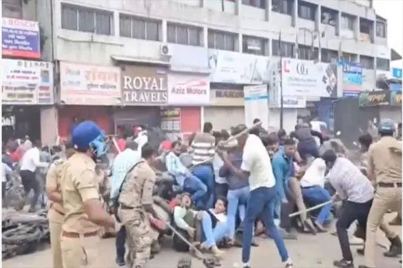 महाराष्ट्र के अहिल्यानगर में -1आई लव मोहम्मद रंगोली पर बवाल, पुलिस ने भांजी लाठियां; 30 हिरासत में