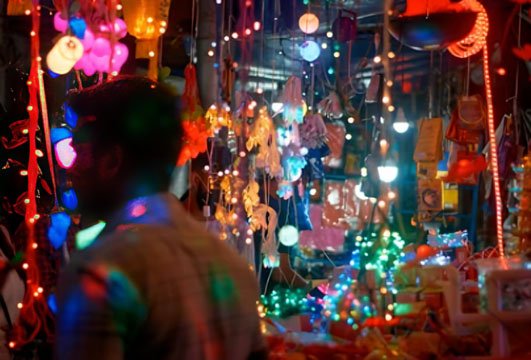 (कोलकाता) कई सालों के बाद महानगर कोलकाता में फिर दिवाली बाजार पर ड्रैगन का कब्जा