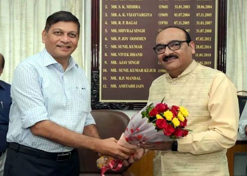 (रायपुर) आईएएस विकास शील ने मुख्य सचिव का कार्यभार ग्रहण किया