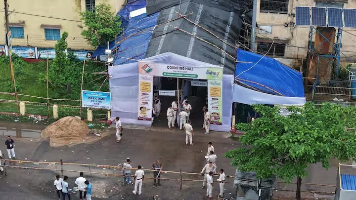 पश्चिम बंगाल में कालीगंज मतगणना के दौरान देसी बम विस्फोट, बच्ची की मौत