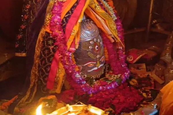 भस्म आरती में बाबा महाकाल का अद्भुत श्रृंगार, खुले त्रिनेत्रों के साथ दिए भक्तों को दर्शन