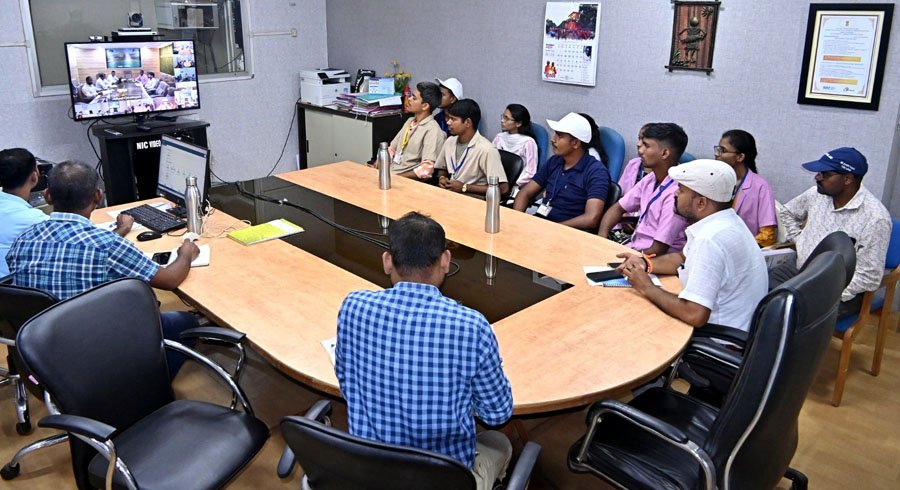 (धमतरी) समर्थन मूल्य पर धान खरीदी की आवश्यक तैयारियां करने के कलेक्टर ने दिए निर्देश