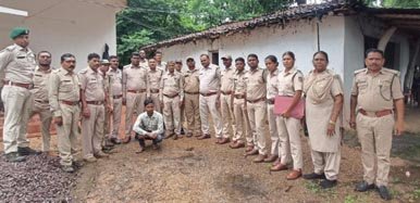 (बालोद)  सागौन की अवैध लकड़ी से फर्नीचर निर्माण का भंडाफोड़, दो लाख की सामग्री जब्त