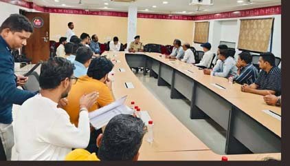 (रायपुर) गरबा में डीजे रहेगा प्रतिबंधित : एएसपी ने ली शांति समिति की बैठक