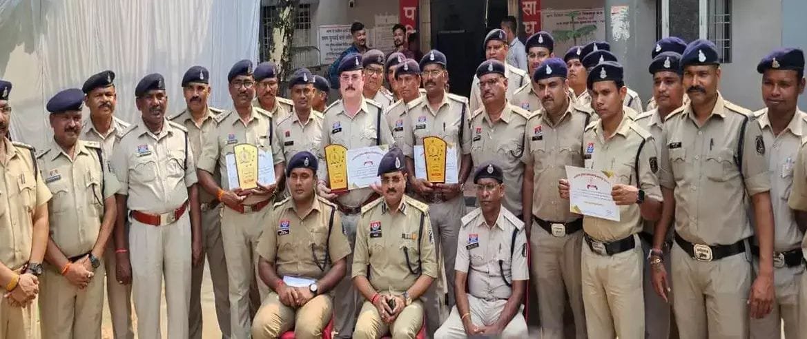 (बिलासपुर) एसएसपी ने पुलिस टीम को दी शाबाशी, नशे के सौदागरों को भेजा जेल