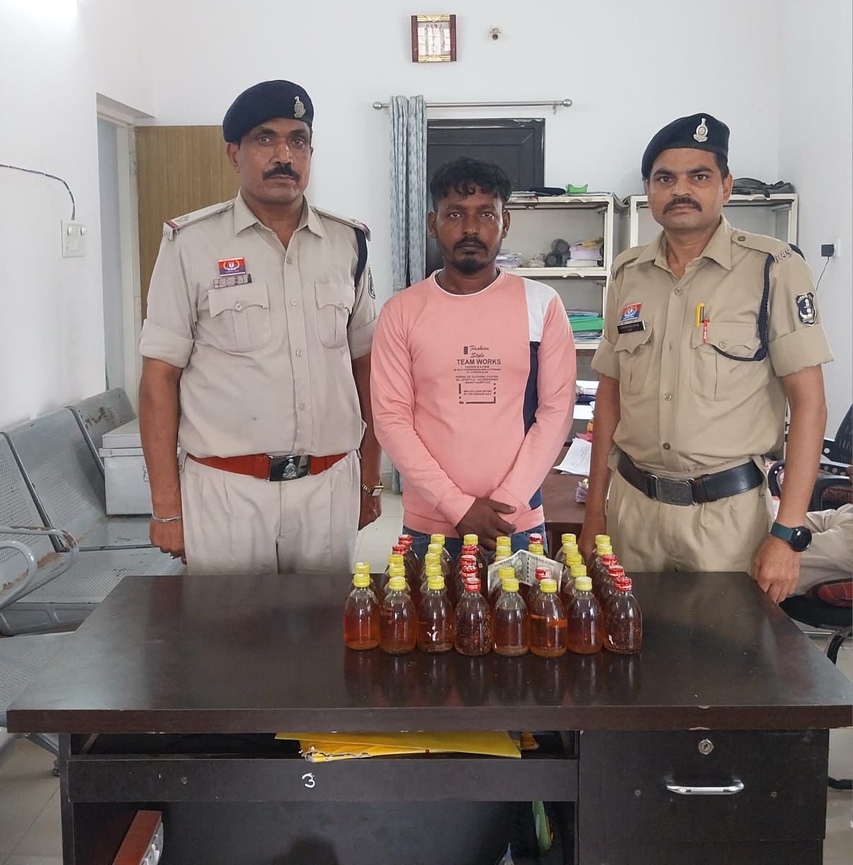(भिलाइ) अवैध रूप से शराब बिक्री करने वाले को पकडऩे मे दुर्ग पुलिस को मिली सफलता