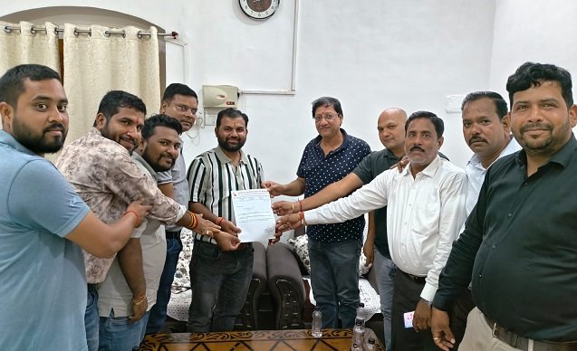 (कोरबा) छत्तीसगढ़ श्रमजीवी पत्रकार संघ की बैठक में नए ब्लॉक अध्यक्षों को सौंपे गए नियुक्ति पत्र