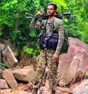  (बीजापुर) सड़क हादसा में बस्तर फ ाइटर जवान की दर्दनाक मौत, तेज रफ्तार कार से हुई टक्कर