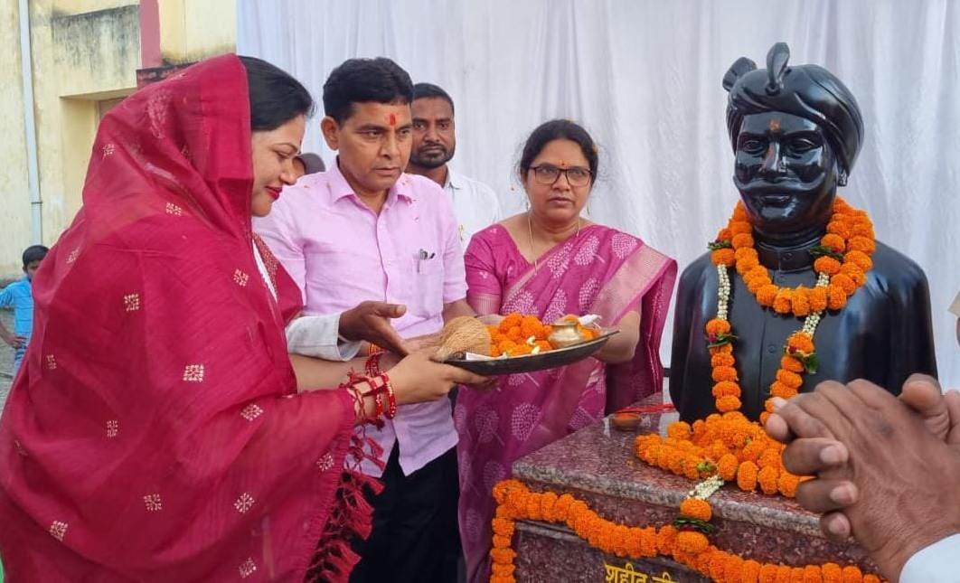 (रायपुर) शहीद वीरनारायण सिंह का बलिदान आने वाली पीढिय़ों को प्रेरित करेगा- मंत्री वर्मा