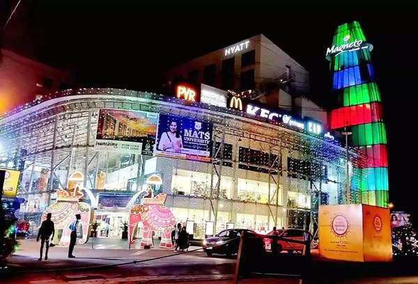 (रायपुर) मैग्नेटों मॉल के रेस्टोरेंट से कर्मचारी ने की लाखों की चोरी