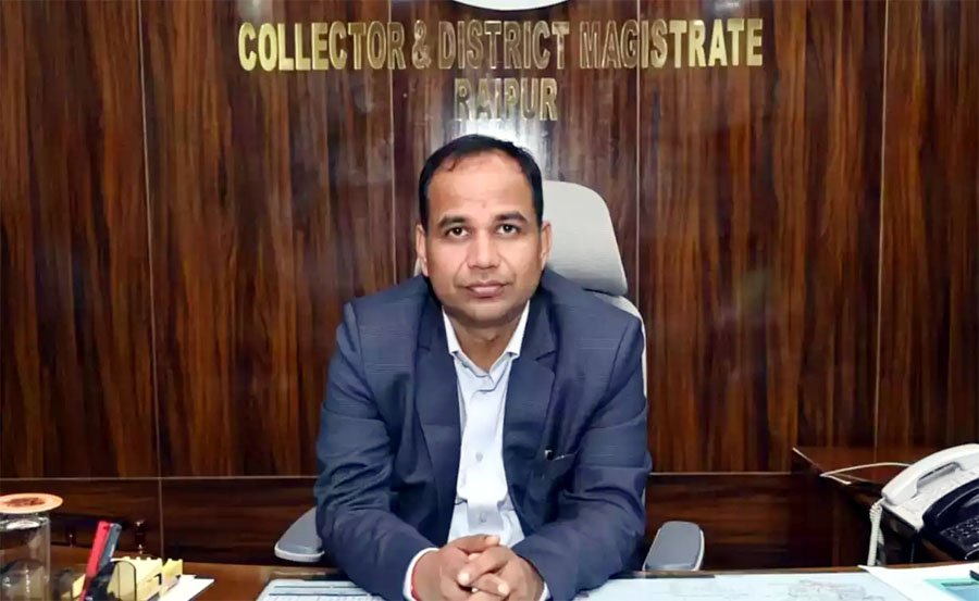 (रायपुर) आदर्श आचरण संहिता के प्रति प्रतिबद्धता आवश्यक - कलेक्टर