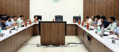 (बीजापुर) जिला पंचायत सीईओ चौबे ने ली समय-सीमा की बैठक