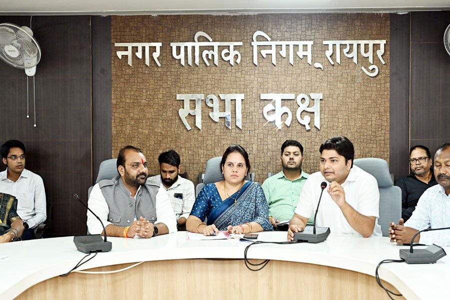 (रायपुर) वर्षा राजधानी में जलभराव और जल जनित रोगों को रोकने के लिए महापौर के निर्देश