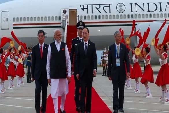 7 साल बाद चीन पहुंचे पीएम मोदी, एयरपोर्ट पर जोरदार स्वागत, एससीओ समिट में होंगे शामिल