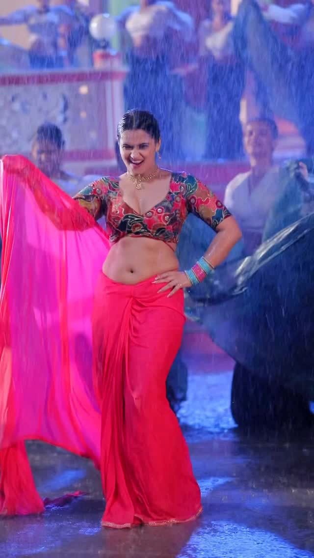 नीलम गिरी ने रिमझिम बरसे बदरवा में किया रेन डांस, वीडियो पर फैंस ने लुटाया प्यार