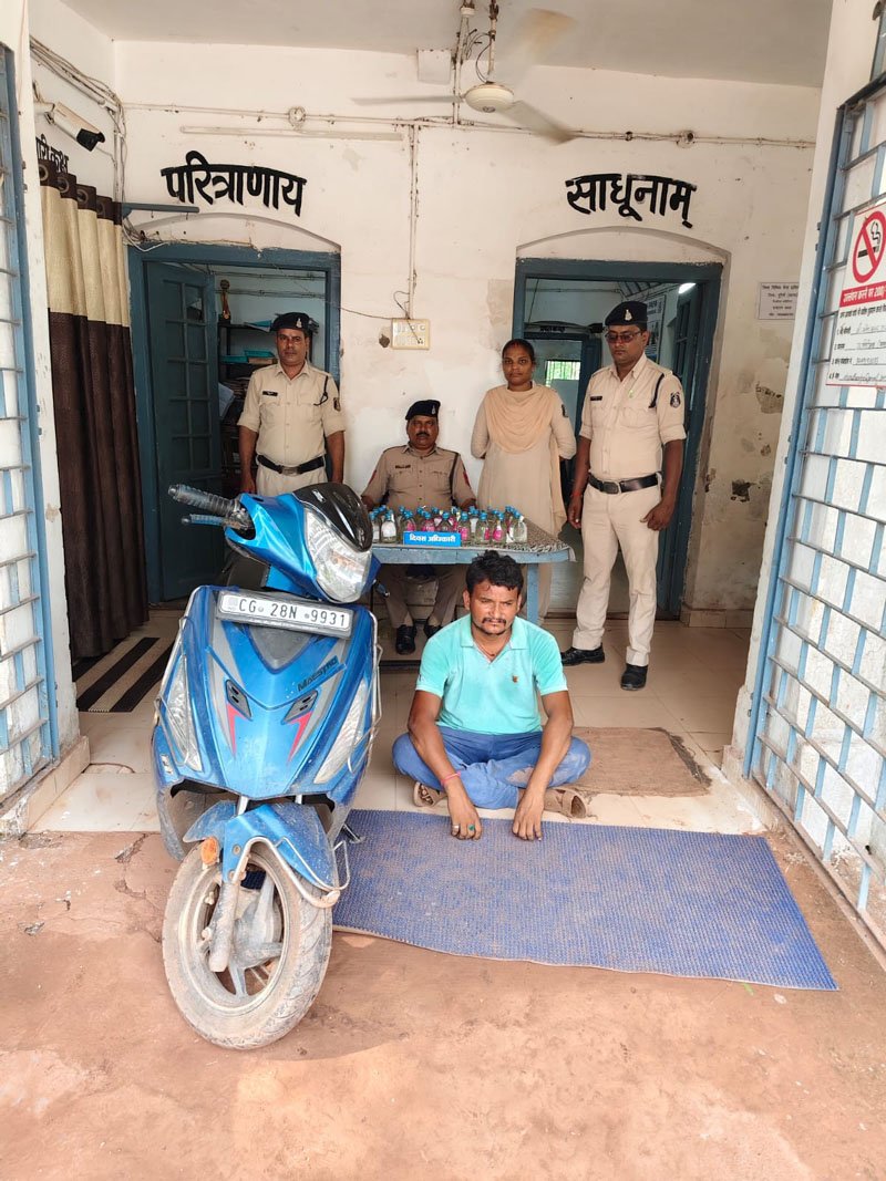 (मुंगेली-रायपुर) सट्टा एवं अवैध शराब के विरुद्ध पुलिस अभियान लगातार जारी 