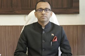 (कोरबा) कलेक्टर अजीत वसंत ने सभी विभागों में बायोमेट्रिक उपस्थिति प्रणाली लागू करने के दिए निर्देश