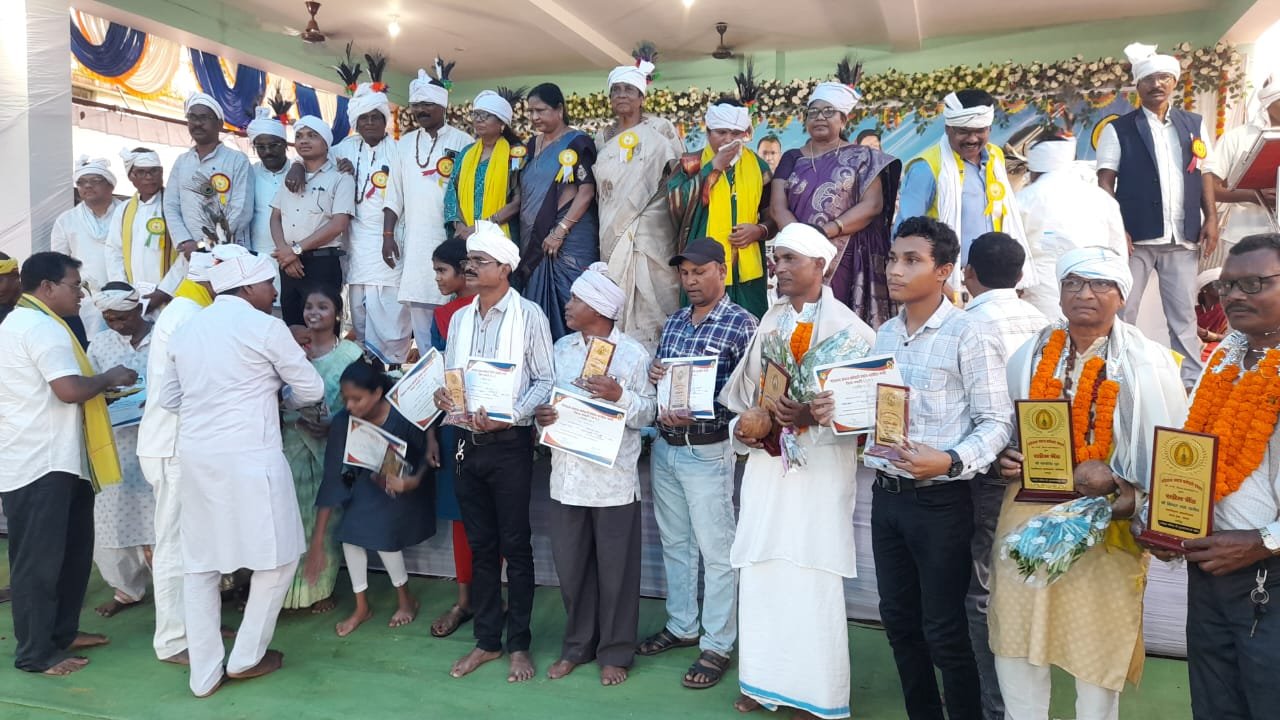 (नगरी) गोंडवाना समाज का तहसील स्तरीय नवाखाई ठाकुर जोहारनी समारोह सम्पन्न