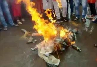 (जांजगीर )पामगढ़ विधायक के खिलाफ भाजपा महिला मोर्चा का विरोध प्रदर्शन, -1रेत छोड़ो, कुर्सी छोड़ोÓ के नारे गूंजे