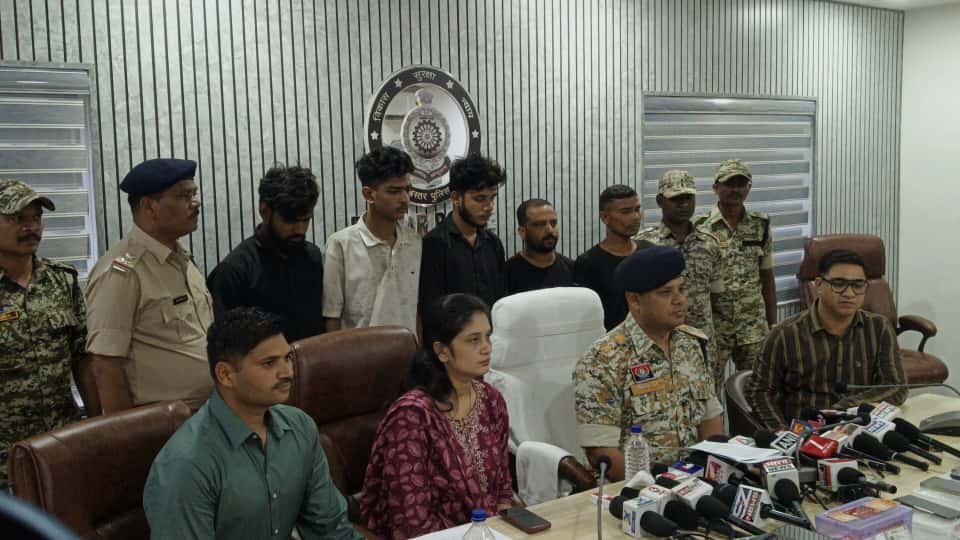 (जगदलपुर।) नाईका कंपनी की फ्रेंचाईजी देने के नाम पर 11.50 लाख रुपए की ठगी करने वाले 5 आरोपियों को रांची,बिहार  से किया गया गिरफ्तार