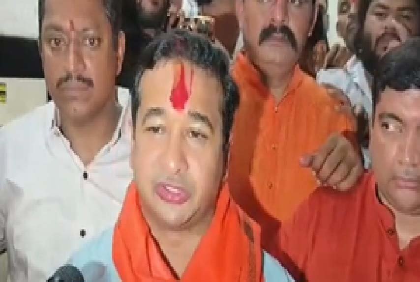 महाराष्ट्र : लाइट विवाद के पीड़ितों से मिले नितेश राणे, कहा- कानून कम पड़ेगा, तो आगे की शिक्षा हम देंगे
