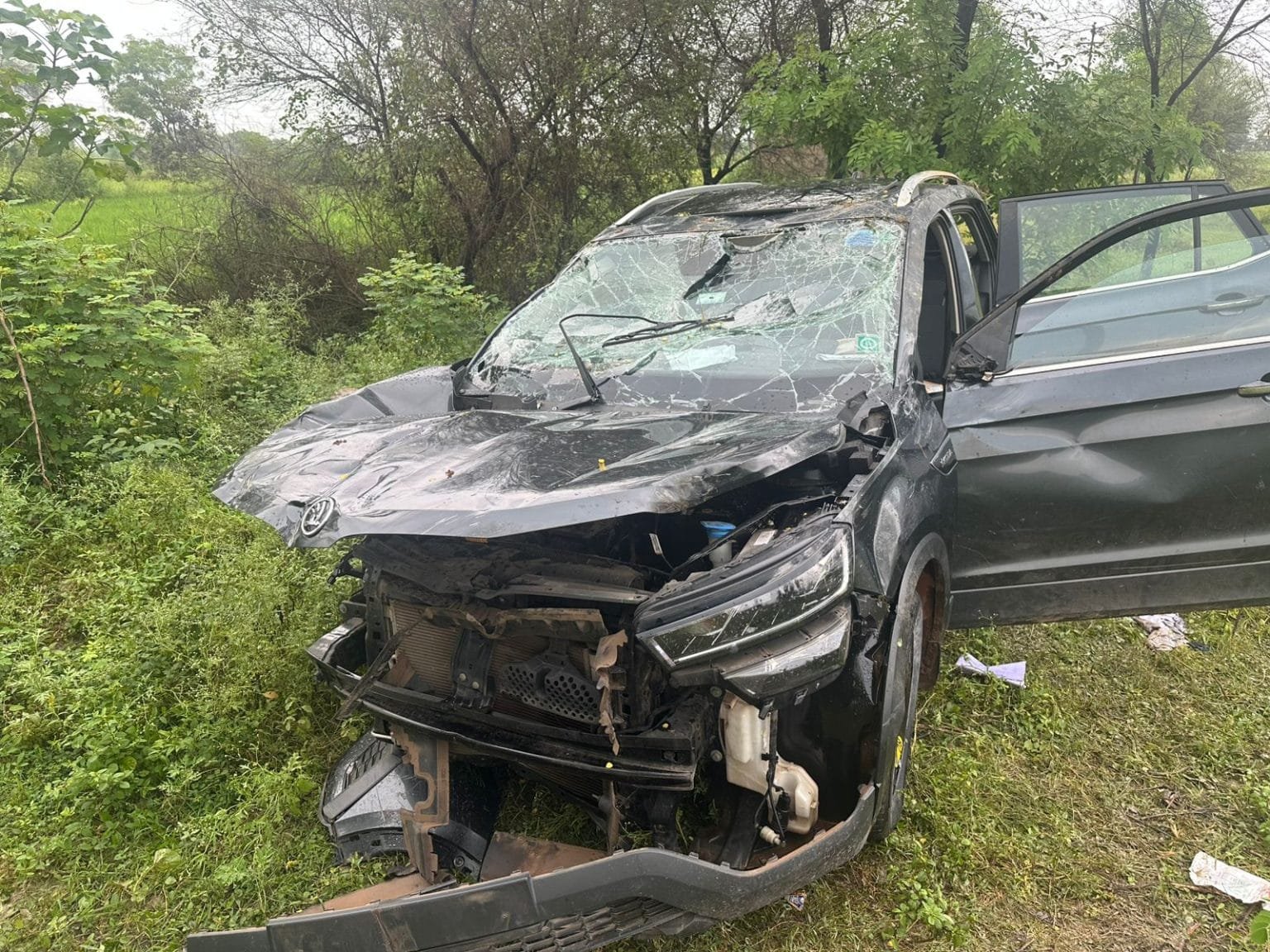 (रायपुर) शंकर नगर में नाबालिगों ने चुराई स्कोडा कार, अगली सुबह क्षतिग्रस्त हालत में मिली