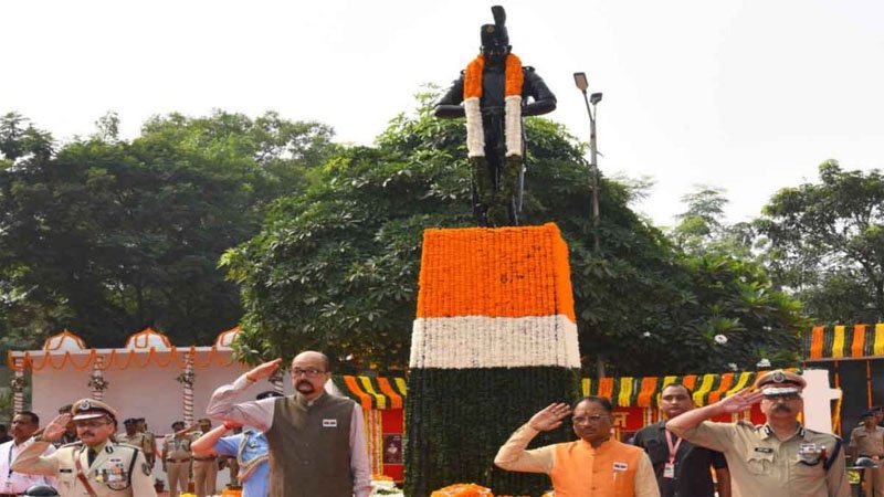 (रायपुर) पुलिसकर्मियों के प्रति रखें मानवीय दृष्टिकोण - रमेन डेका