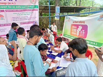 (बीजापुर) श्रम विभाग ने श्रमिकों के लिए विशेष शिविर का आयोजन किया