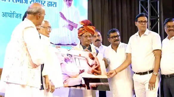 (रायपुर) विद्या भारती के मेधावी छात्र अलंकरण समारोह में मुख्यमंत्री साय ने किया सम्मानित