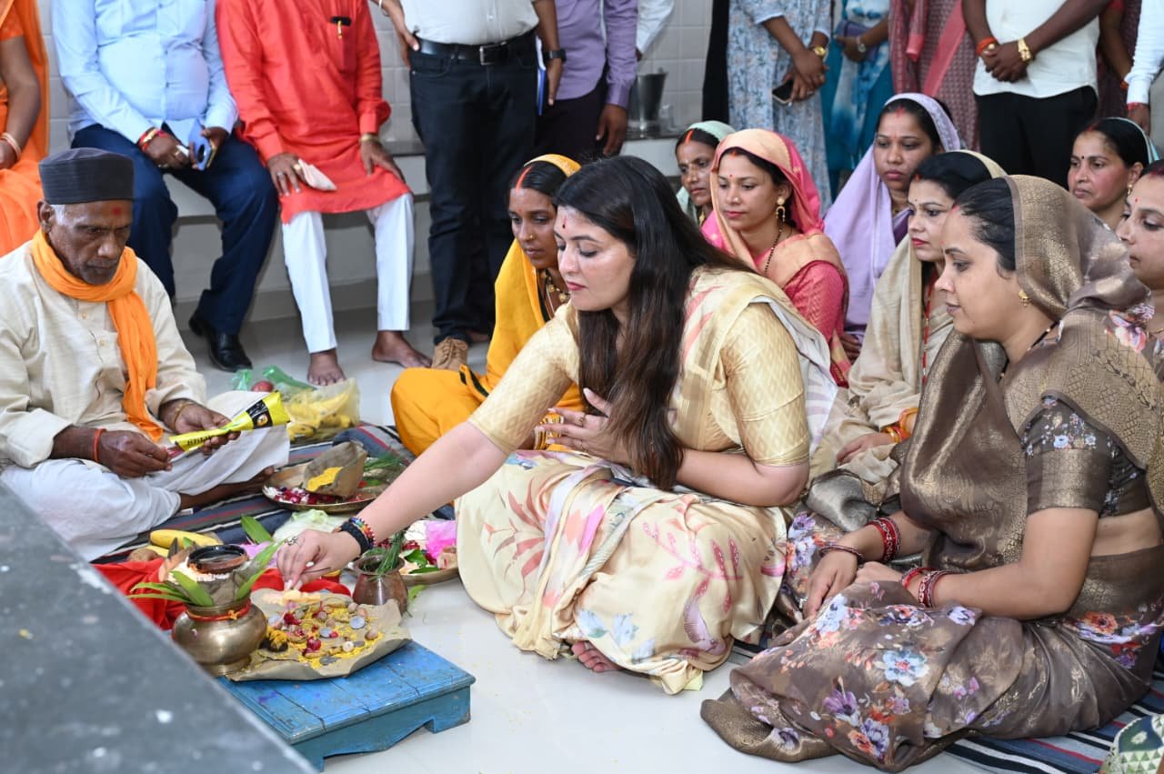 (कवर्धा) मोहतराखुर्द में महतारी सदन के वर्चुअल उद्घाटन में शामिल हुईं विधायक भावना बोहरा