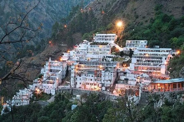 वैष्णो देवी यात्रा 5 से 7 अक्टूबर तक स्थगित, मौसम विभाग की चेतावनी के बाद लिया गया फैसला