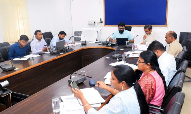 (जशपुरनगर) कलेक्टर ने राजस्व विभाग की ली समीक्षा बैठक