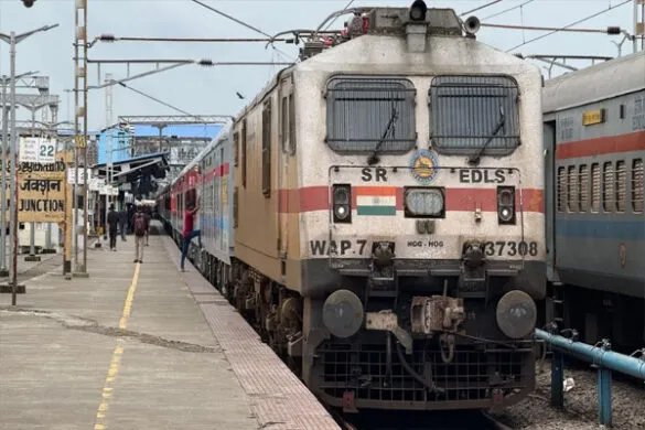 1 अक्टूबर से बदल जाएगा रेलवे का ये जरूरी नियम, टिकट बुक करने से पहले जान लें वरना होगी मुश्किल