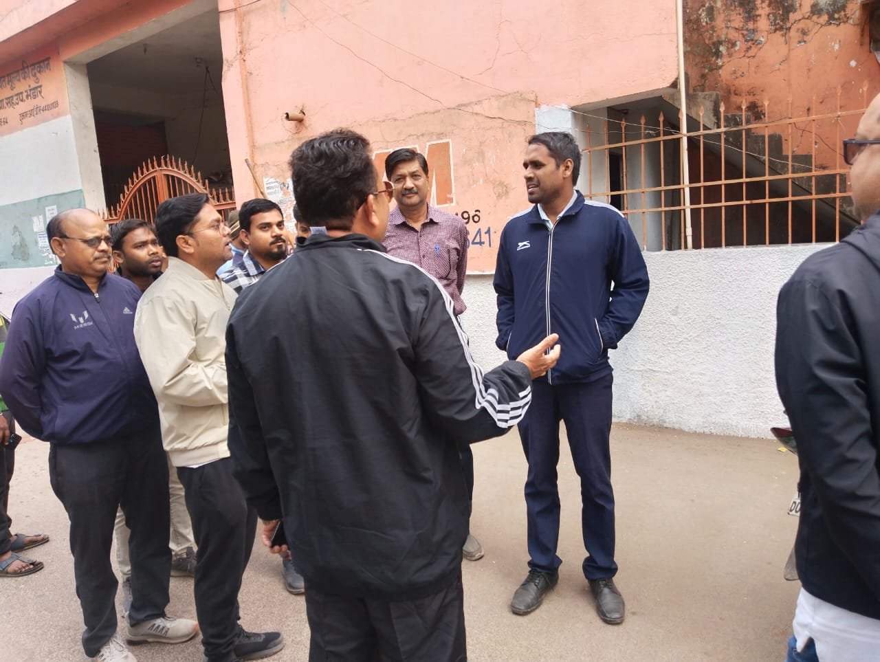 (रायपुर) कलेक्टर डॉ. गौरव कुमार सिंह के निर्देशन में रायपुर नगर निगम क्षेत्र में सघन सफाई अभियान