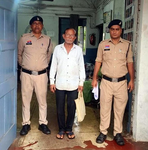(दुर्ग) ज्वलेरी दुकानों में नकली सोना देकर असली सोना व चांदी ले जाने वाला शातिर गिरफ्तार