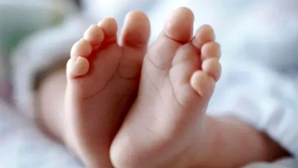 मां ने डेढ़ लाख में एक साल की बेटी को बेचा, सौतेले पिता समेत 5 गिरफ्तार